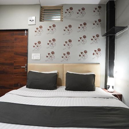 Hotel Sai Inn, Ahmedabad Airport Eksteriør billede