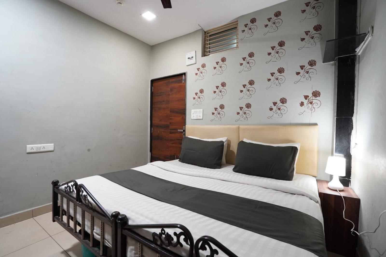 Hotel Sai Inn, Ahmedabad Airport Eksteriør billede