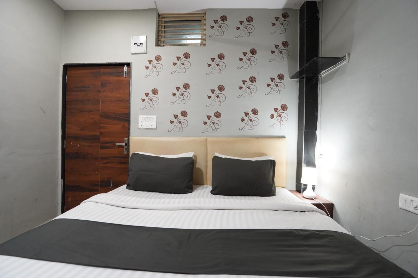 Hotel Sai Inn, Ahmedabad Airport Eksteriør billede