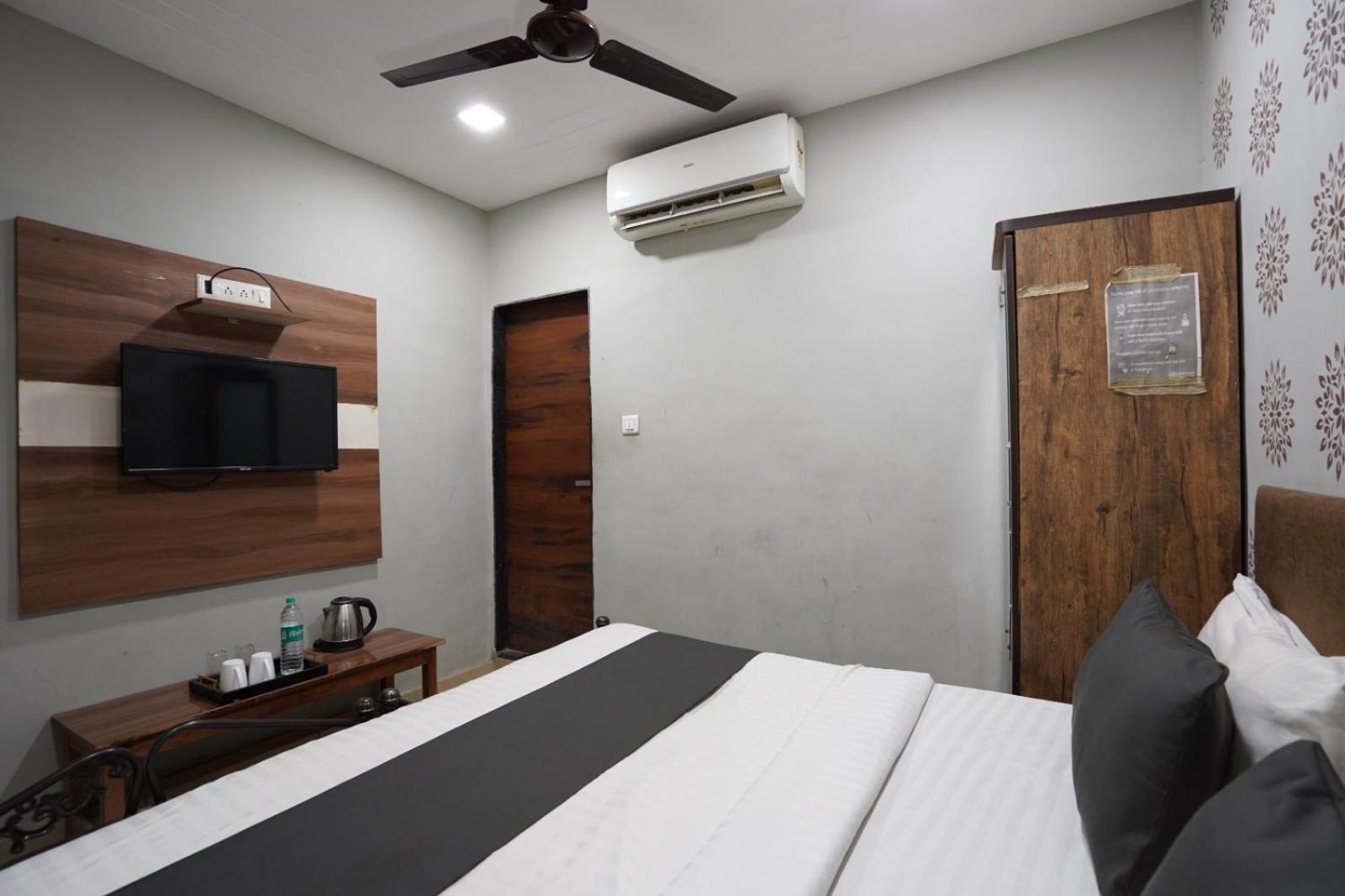 Hotel Sai Inn, Ahmedabad Airport Eksteriør billede