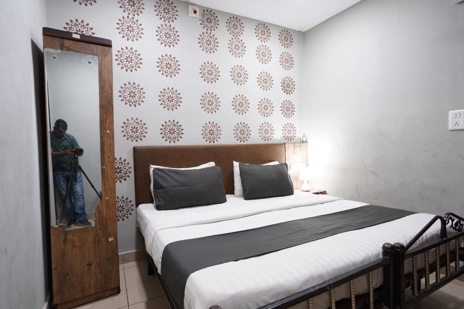 Hotel Sai Inn, Ahmedabad Airport Eksteriør billede